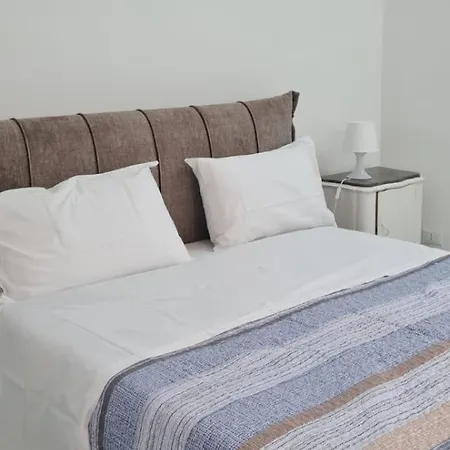 Mandra Holidays Appartement *