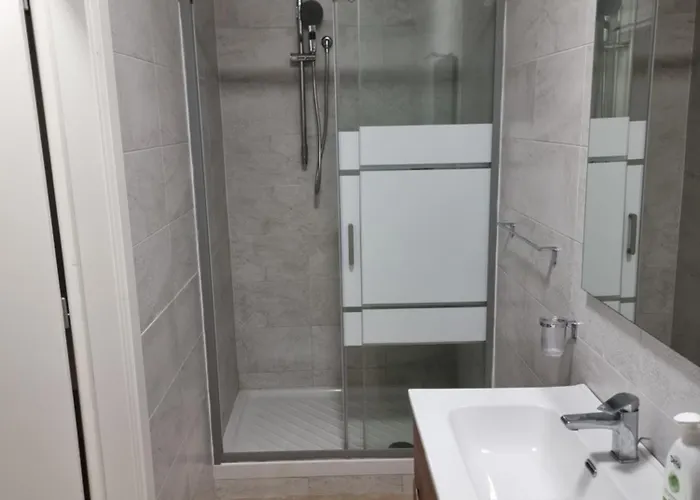 Mandra Holidays Апартаменти