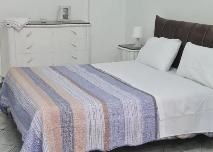 Mandra Holidays Чефалу