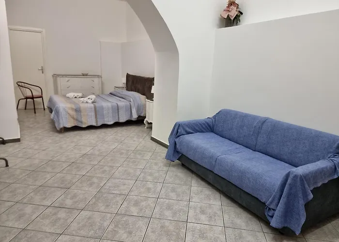 Mandra Holidays Апартаменти